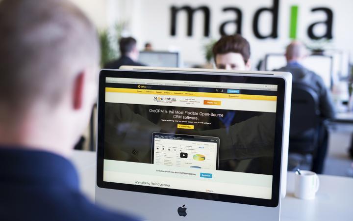 OroCommerce OroCRM op computerscherm